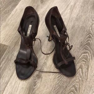 Manolo Blahnik brown t strap tie sandals